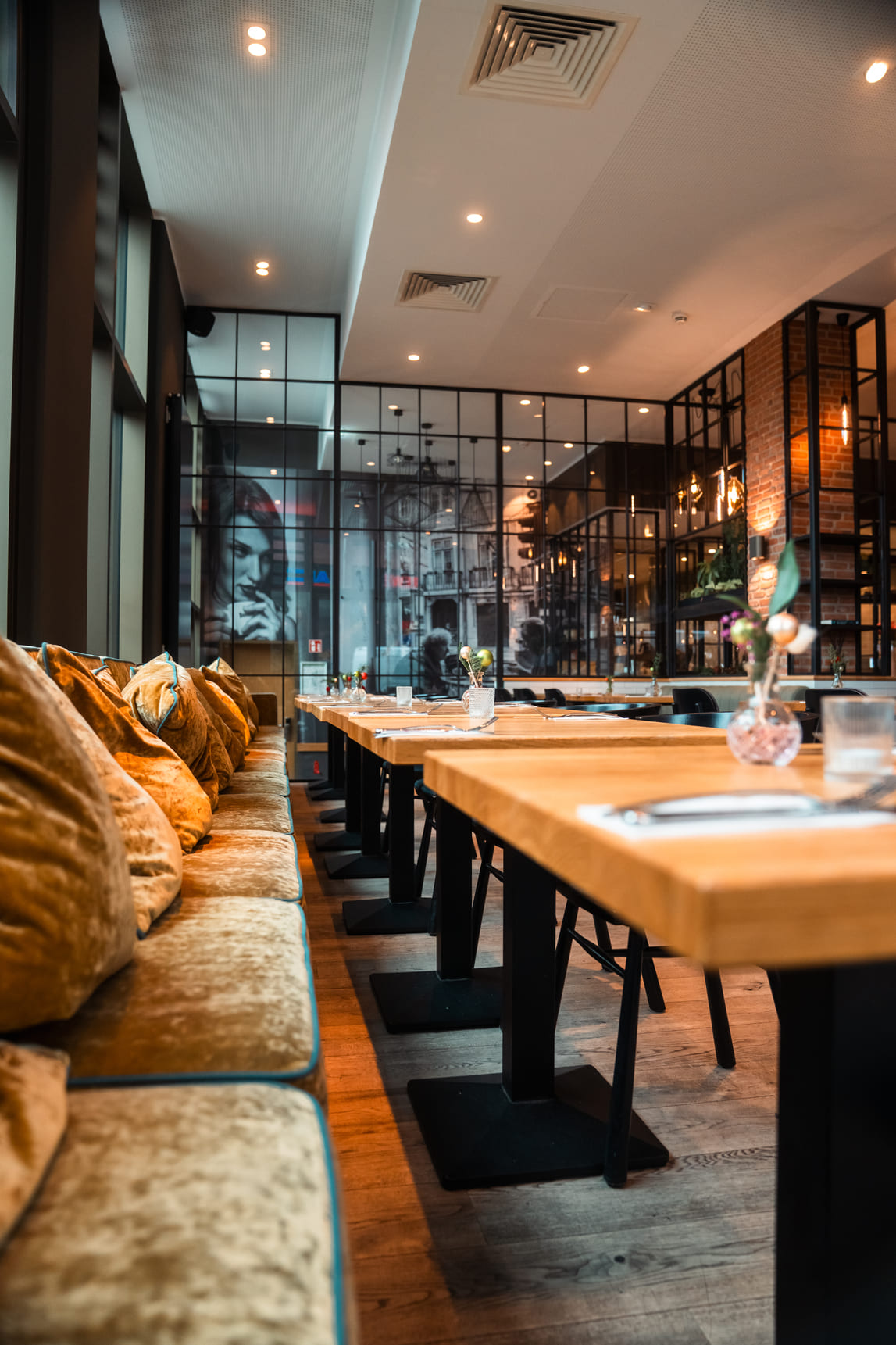 Stilvolle Eventlocation in Hamburg bei Abendstimmung